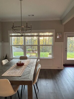 Dining - Delightful 4-bedroom house for your Masters week (Evans)