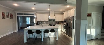 Delightful 4-bedroom house for your Masters week