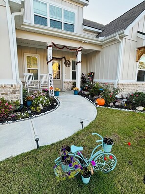 Exterior - Delightful 4-bedroom house for your Masters week (Evans)