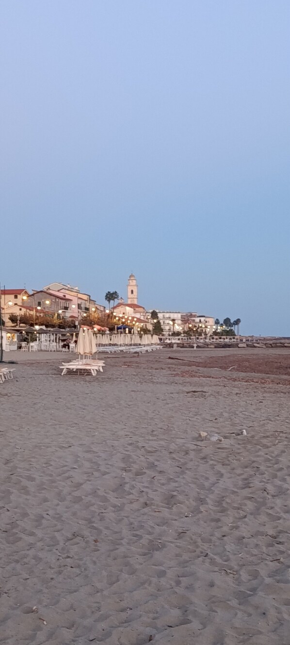 Sun-loungers - VILLA LETIZIA, detached house surrounded by greenery with panoramic views (Liguria)