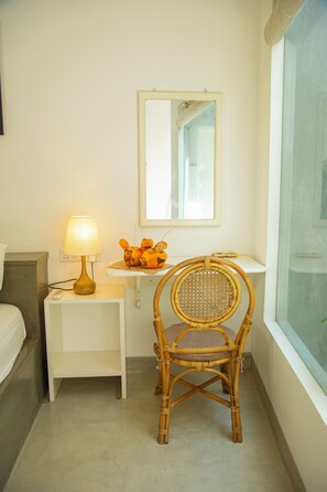 Standard Double Room, 1 Queen Bed, Non Smoking, Air conditioning | Room amenity