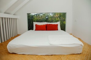 Family Room, 2 Queen Beds, Air conditioning, Lagoon View
