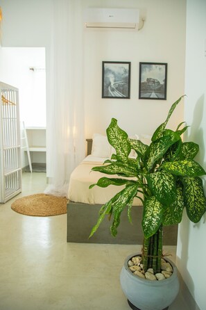 Standard Double Room, 1 Queen Bed, Non Smoking, Air conditioning | Room amenity