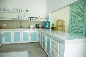 Fridge, microwave, stovetop, toaster