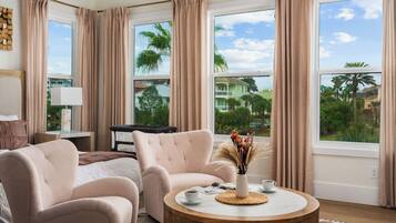 4 bedrooms, desk, iron/ironing board, travel crib