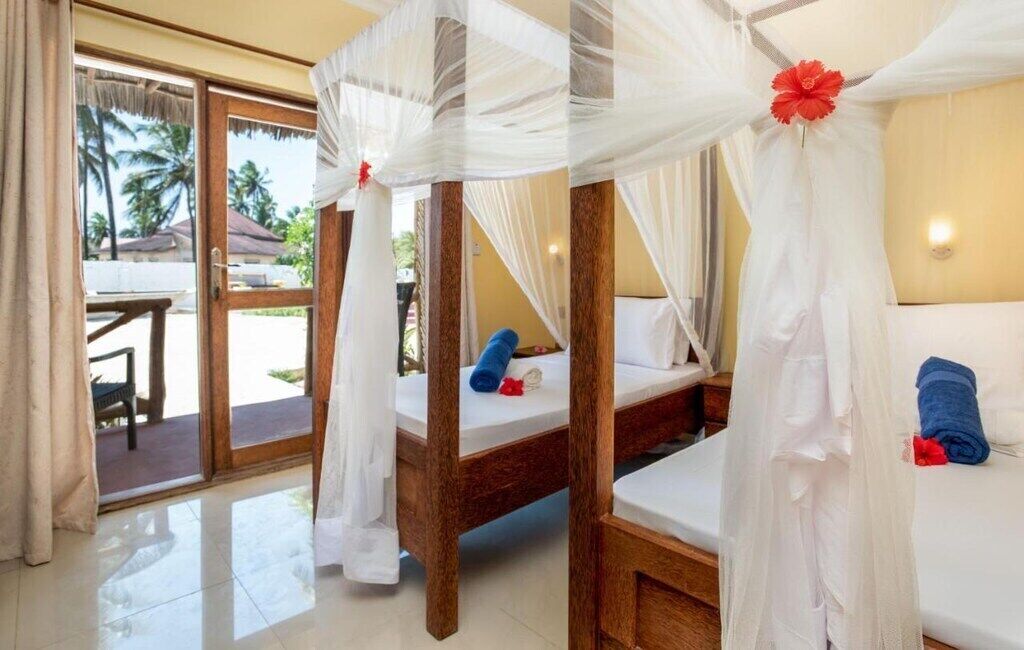 Superior Room, Courtyard View | In-room safe, desk, blackout drapes, soundproofing
