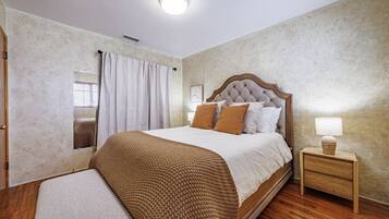 2 bedrooms, iron/ironing board, free WiFi, bed sheets