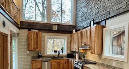 Tidioute Riverfront Chalet