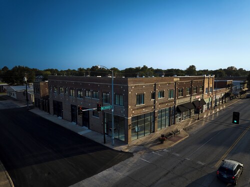 Brand new Studio Style one-bedroom w/ Kitchen & Bathroom in Downtown Skiatook