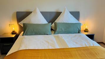 1 bedroom, iron/ironing board, travel cot, free WiFi