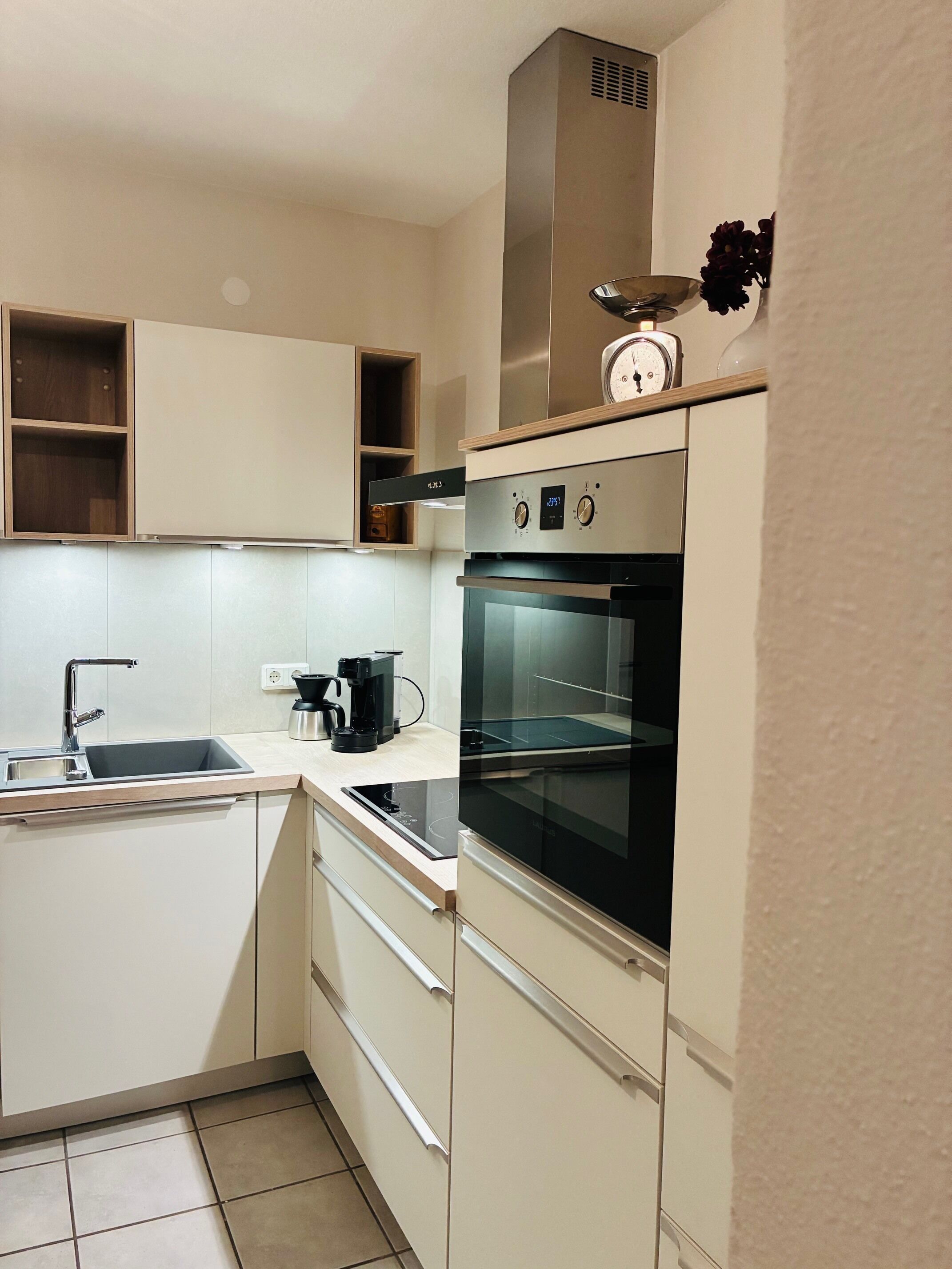 Kühlschrank, Ofen, Herdplatte, Geschirrspüler