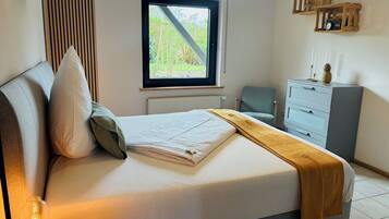 1 bedroom, iron/ironing board, travel cot, free WiFi