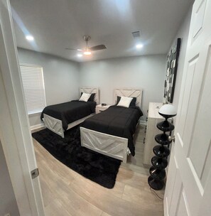 3 bedrooms, iron/ironing board, free WiFi, bed sheets