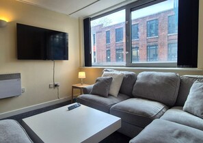 Comfort-Apartment, Stadtblick | Wohnbereich