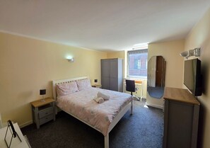 Apartment, Private Bathroom | Blackout drapes, iron/ironing board, free WiFi - Stylish 1BR Flat Next to Hockley (Nottingham)