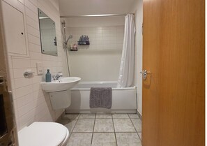 Apartment, Private Bathroom | Bathroom - Stylish 1BR Flat Next to Hockley (Nottingham)