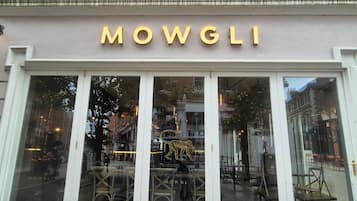 Lejlighed - privat badeværelse | Restaurant
