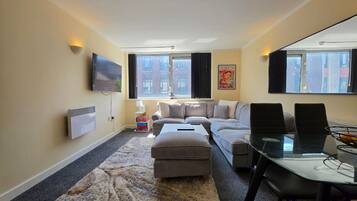 Appartement, salle de bains privée | Bar lounge