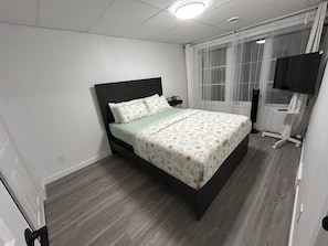 1 غرفة نوم ومكواة/لوح كي وواي فاي