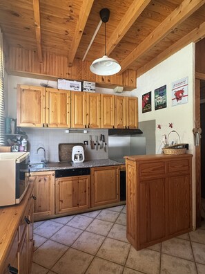 Apartment | Private kitchen | Fridge, microwave, dishwasher, coffee/tea maker - Cosy, Bright Apartment in Allos (Allos)