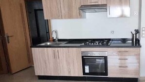Private kitchen - Cosy Apparts 2BR in downtown (Casablanca)