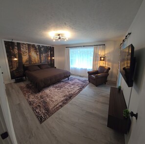 3 chambres, fer et planche à repasser, Wi-Fi, draps fournis