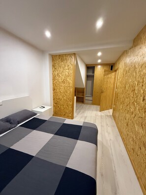 7 habitaciones, internet y ropa de cama 