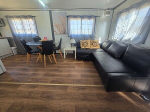 Living area - The Country Nook (Manildra)