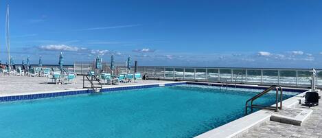 Piscine extérieure, piscine chauffée