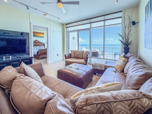 Televisión, oficina, monitor de computadora, impresora