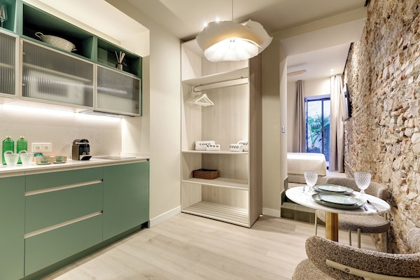 Studio Superior - uteplats | Sängtillbehör av högsta kvalitet, minibar och mörkläggningsgardiner