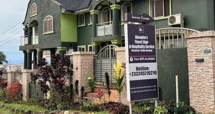 IMPRESSIVE COLORS LODGE