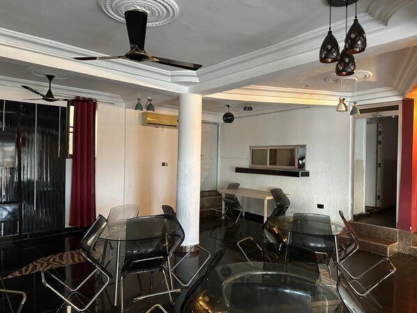 Restaurant - GQ Luxury Hills Hotel- Akropong Akwapin (Akropong)