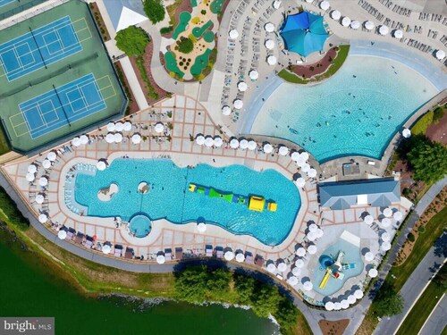 Resort Retreat * Trails * Free Bikes * Peninsula Club