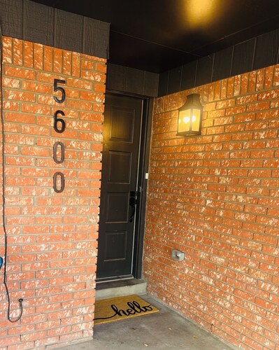 Marvelous 3-bedroom house with a GameRoom in Albuquerque.