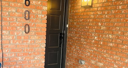 Marvelous 3-bedroom house with a GameRoom in Albuquerque.