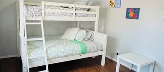 Marvelous 3-bedroom house with a GameRoom in Albuquerque.