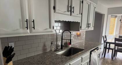 Marvelous 3-bedroom house with a GameRoom in Albuquerque.