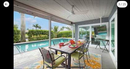Waterfront Paradise 3-bedroom, 2 bath, with private pool & hot tub in Cape Coral