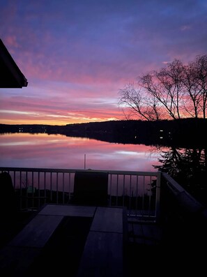 Property grounds - Lilac Retreat lake house sauna + pickleball close to St. Johns and St. Bens (Saint Joseph)