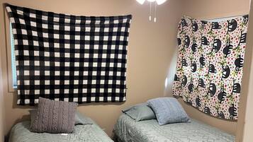 5 bedrooms, WiFi, bed sheets