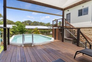 Outdoor pool - Hook Wine and Sinker (Gympie)