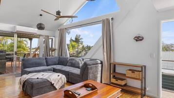 تلفزيون، كُتُب