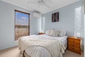 Tabla de planchar con plancha 