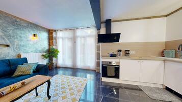 Télévision, cheminée