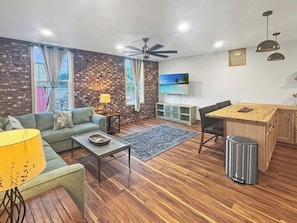 Living area - New apartment in Bryson City, NC! (Bryson City)