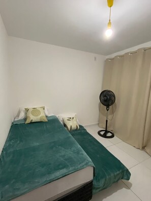 Ferros/tábuas de passar roupa, Wi-Fi de cortesia, roupa de cama
