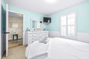 House, Multiple Beds, Patio, Garden View (The Roland Villa)