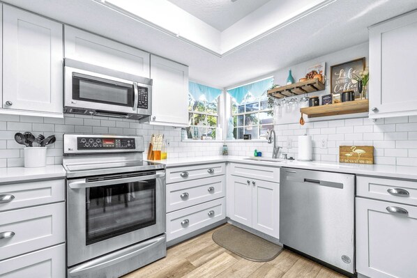 Ferienhaus, Mehrere Betten, Terrasse, Gartenblick (The Roland Villa) | Eigene Küche | Wasserkocher mit Kaffee-/Teezubehör