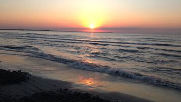 Apartment, 1 Bedroom, Accessible, Smoking | Beach